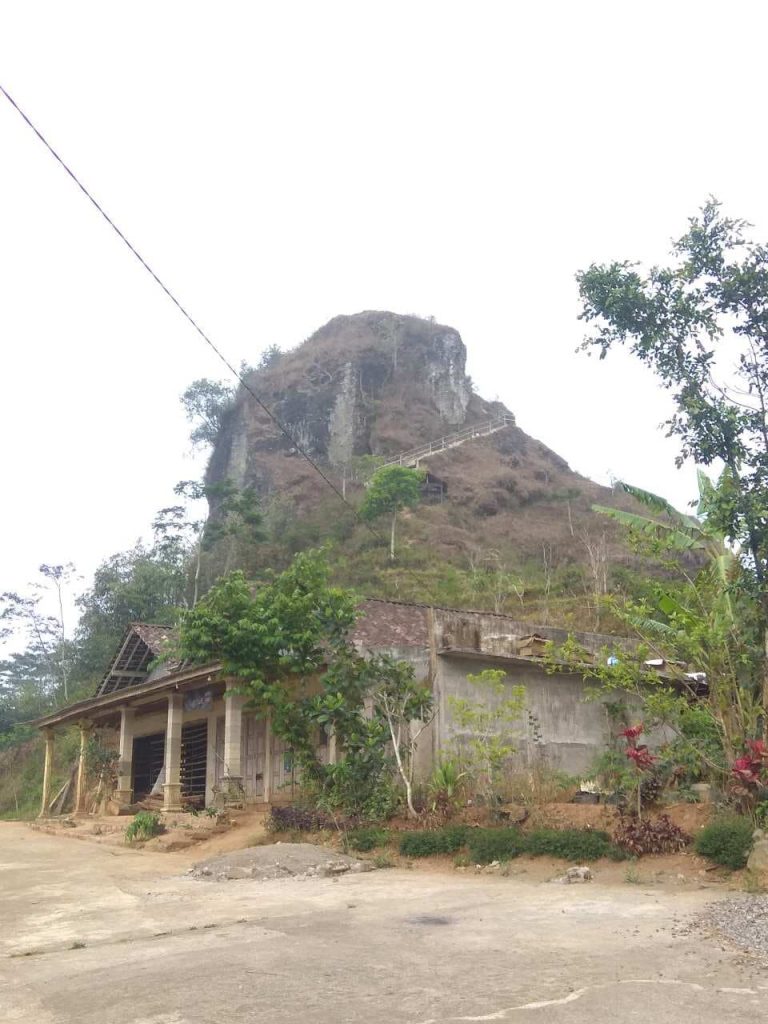 Bukit Kendil - Puncak Suroloyo