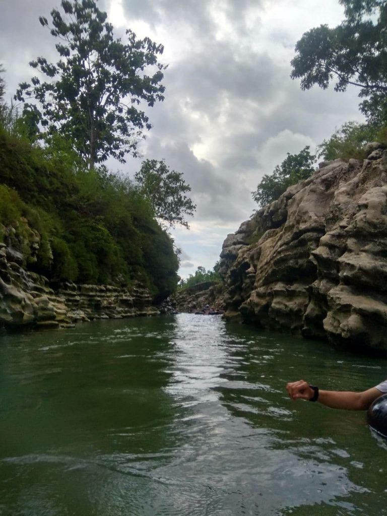 wisata alam susur sungai/rafting/river tubing di Yogyakarta