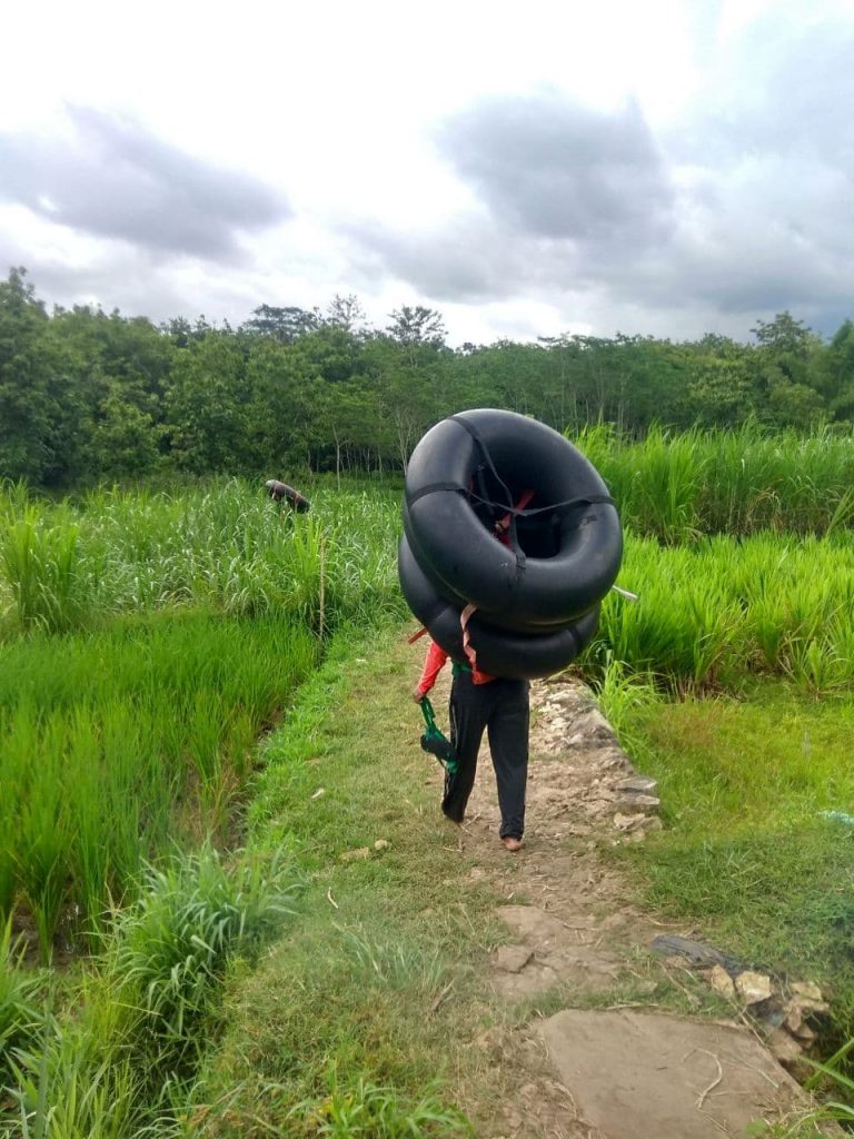 wisata alam susur sungai/rafting/river tubing di Gunungkidul Jogja - Sungai Oya