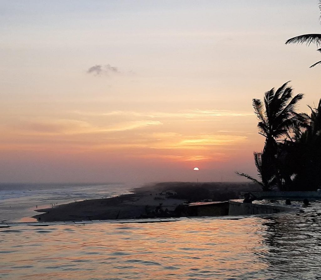sunset di kolam Queen of The South