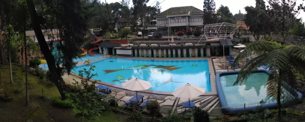 kolam renang di Taman Wisata Kopeng Salatiga