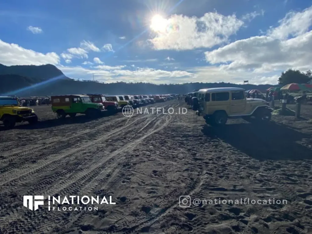 26 jeep wisata tour Gunung Bromo - destinasi tempat wisata terdekat dari Lava View Lodge Bromo